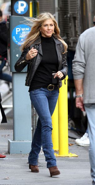 Jennifer+Aniston+spotted+walking+New+York+lSgw2IxpOTLl